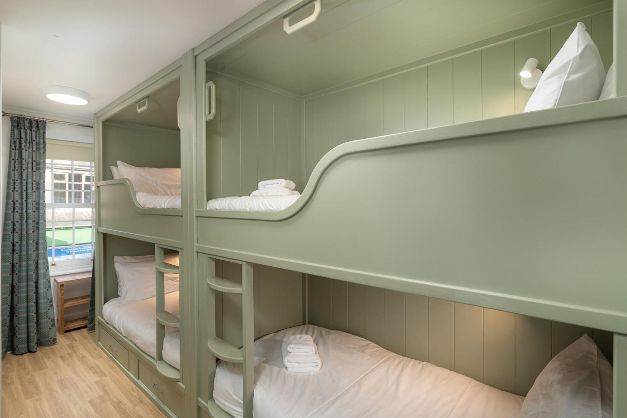Tafarn Yr Heliwr Hostel Nefyn Εξωτερικό φωτογραφία